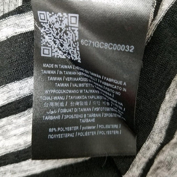 Guess Men's Long Sleeves Shirt.  Size Small. New With tags $89. - Picture 5 of 6